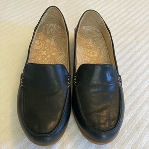 OluKai Women’s “Kiele” Black Slip-ons size 7.5